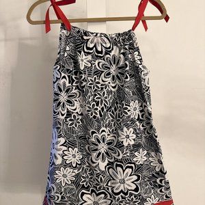 Hannah Andersson Black & white floral dress size 120 ( Size 6)